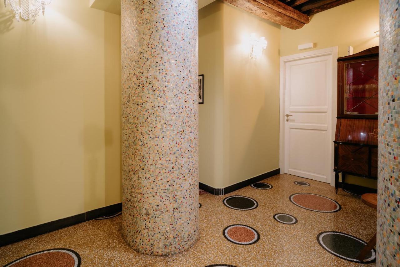 Le Stanze Del Piccadilly Vandrarhem Genua Exteriör bild