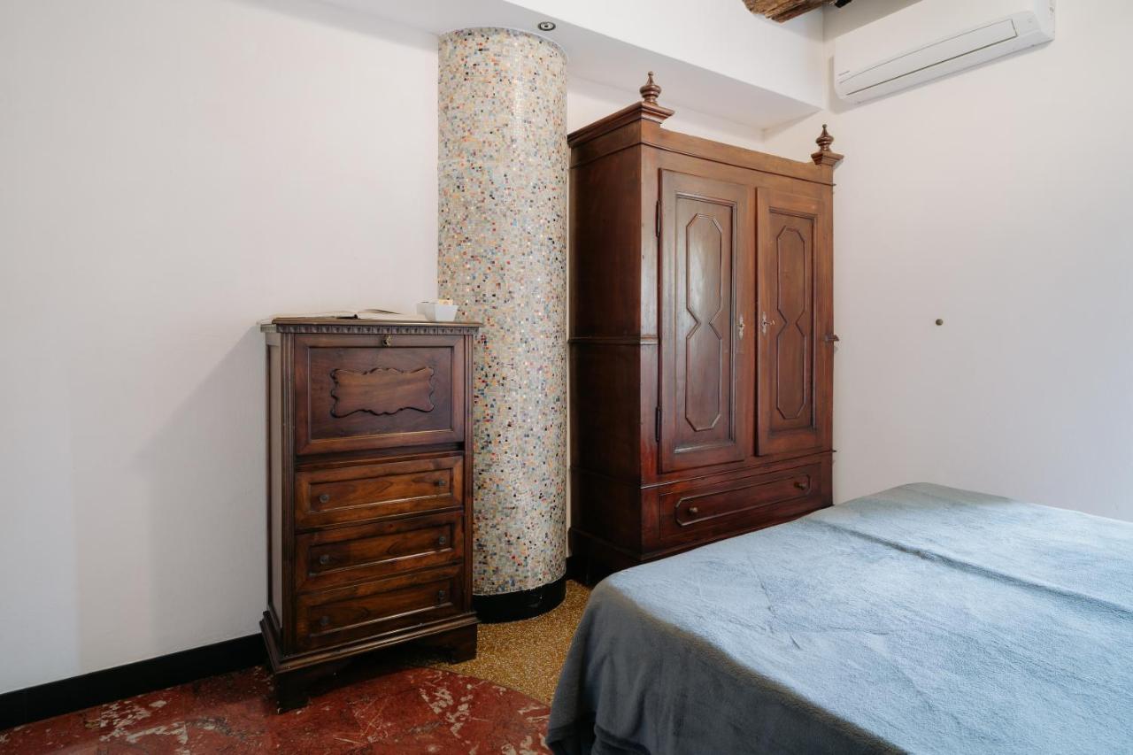 Le Stanze Del Piccadilly Vandrarhem Genua Exteriör bild