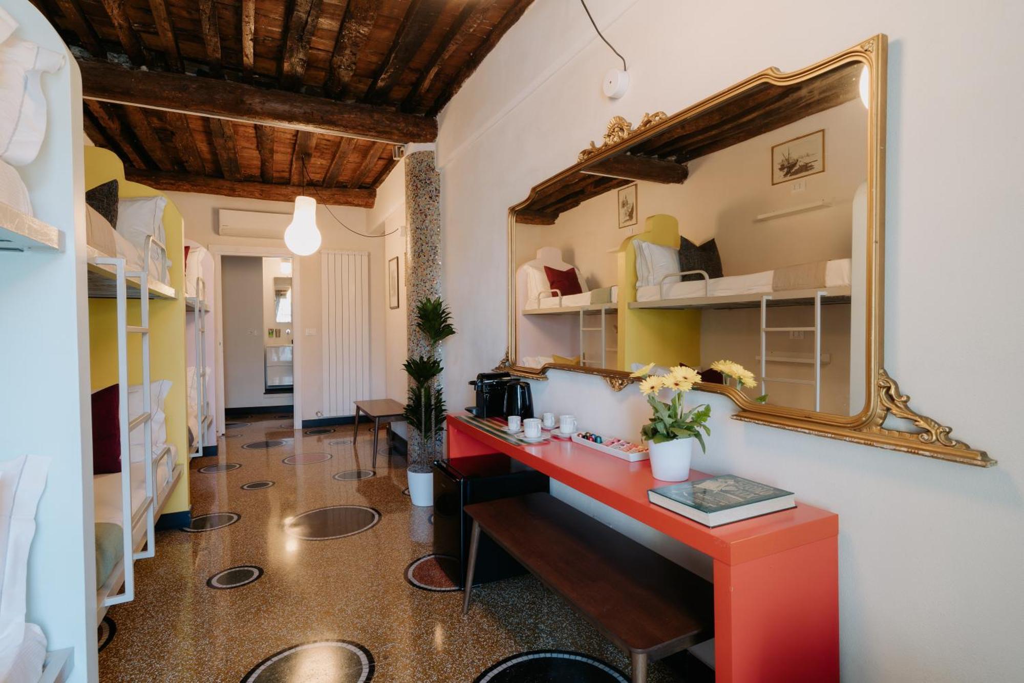 Le Stanze Del Piccadilly Vandrarhem Genua Exteriör bild