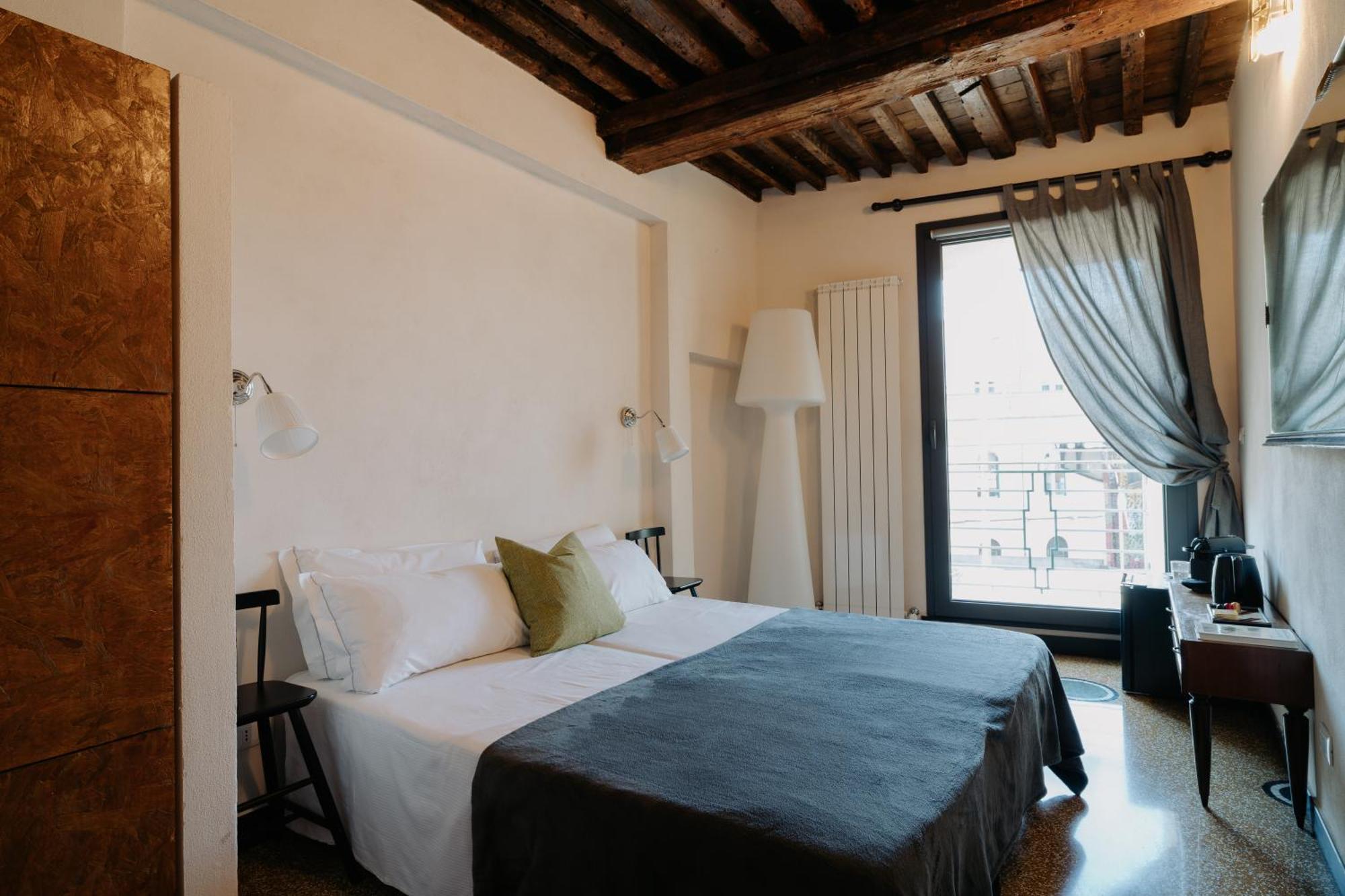 Le Stanze Del Piccadilly Vandrarhem Genua Exteriör bild